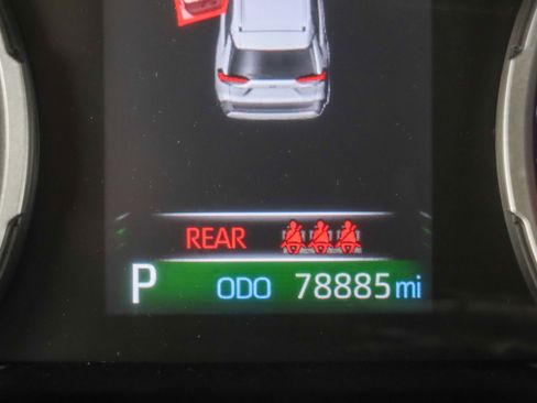 Used 2022 Toyota RAV4 XLE image 16