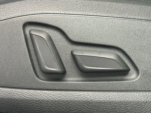 Used 2025 Audi A4 2.0T Premium image 11