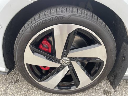Used 2019 Volkswagen Golf 4-Door FWD image 12
