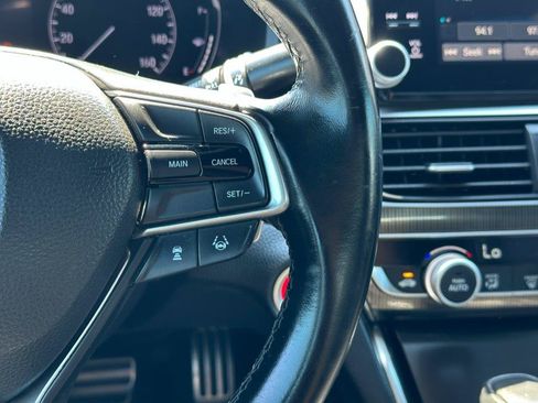 Used 2019 Honda Accord Sport image 29