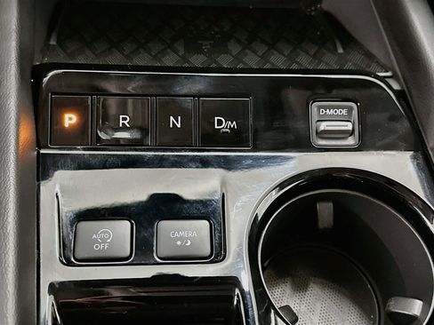 Used 2025 Nissan Murano SV AWD/4WD image 24