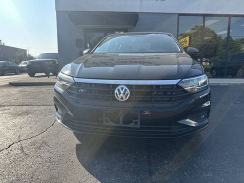 Used 2019 Volkswagen Jetta R-Line FWD image 3