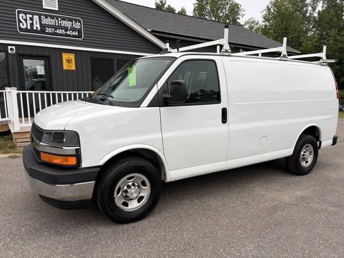 Used 2018 Chevrolet Express 2500 w/ Enhanced Convenience Package RWD image 1