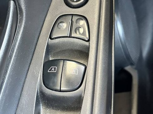 Used 2019 Nissan Kicks S FWD image 27