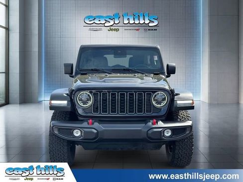 Certified 2025 Jeep Wrangler Unlimited Rubicon AWD/4WD image 8