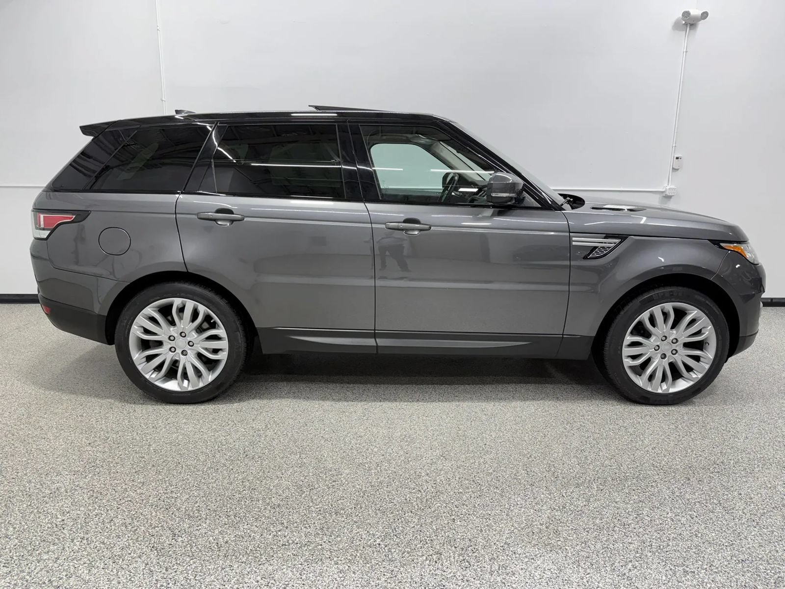 Used 2017 Land Rover Range Rover Sport HSE AWD/4WD image 41