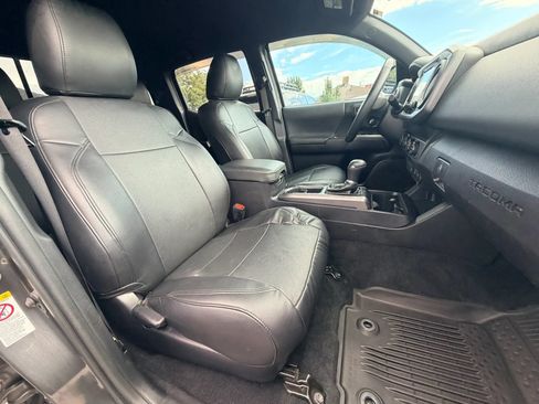 Used 2019 Toyota Tacoma TRD Sport w/ Technology Package AWD/4WD image 22