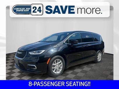 Used 2026 Chrysler Pacifica Select