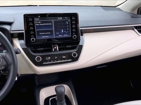 Used 2020 Toyota Corolla LE image 7