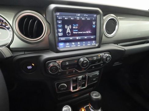 Used 2023 Jeep Wrangler Sahara image 15