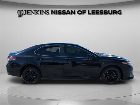 Used 2023 Toyota Camry LE image 6