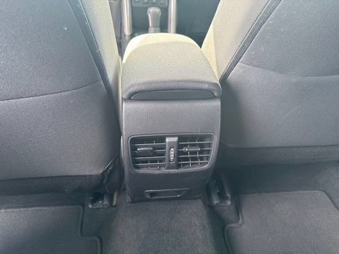 Used 2025 Toyota Corolla Cross LE AWD/4WD image 29