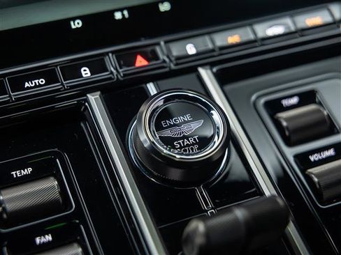 Used 2026 Aston Martin V8 Vantage Coupe image 16