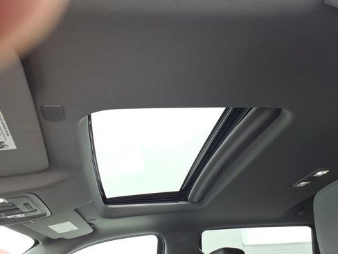 Used 2022 Chevrolet Silverado 1500 LTZ w/ LTZ Premium Package image 3