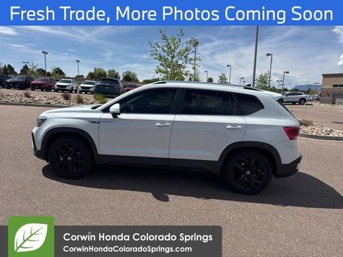 Used 2023 Volkswagen Taos SE w/ Black Wheel Package AWD/4WD image 6