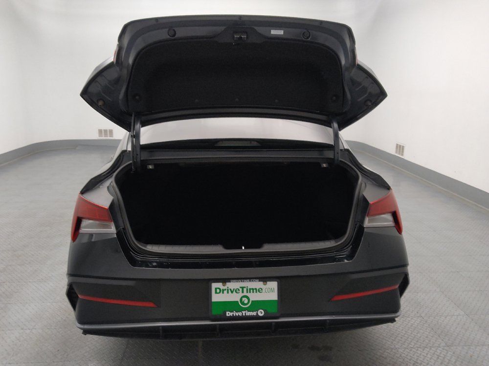 Used 2024 Hyundai Elantra SEL FWD image 29