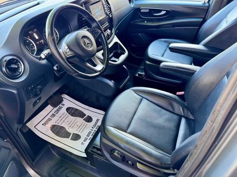 Used 2022 Mercedes-Benz Metris Passenger image 10