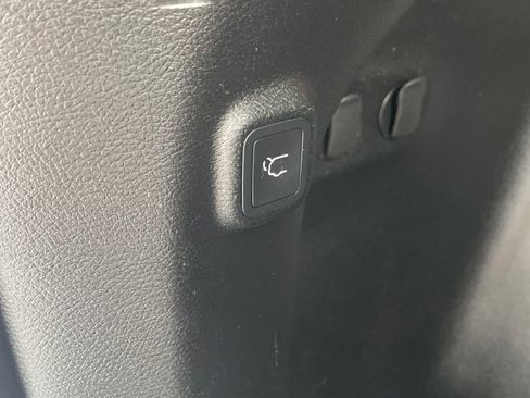 Used 2023 Jeep Cherokee Altitude Lux image 25