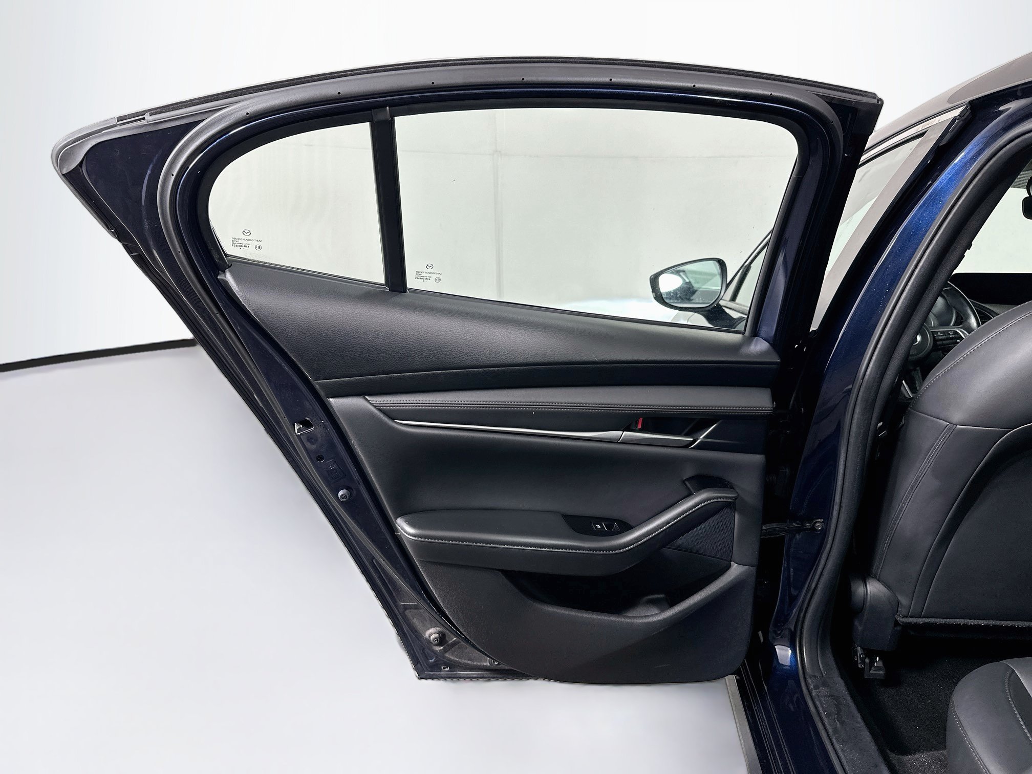 Used 2024 MAZDA MAZDA3 s FWD image 25
