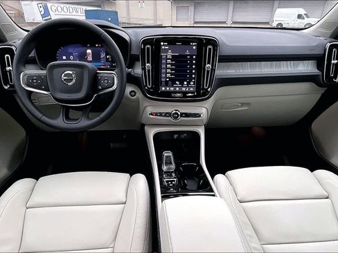 New 2026 Volvo XC40 B5 Plus w/ Protection Package Premier image 7