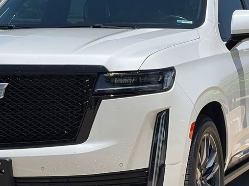Used 2021 Cadillac Escalade ESV Sport Platinum AWD/4WD image 4