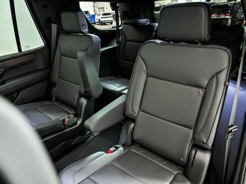 New 2026 GMC Yukon Denali w/ Sun & Power Step Package image 11