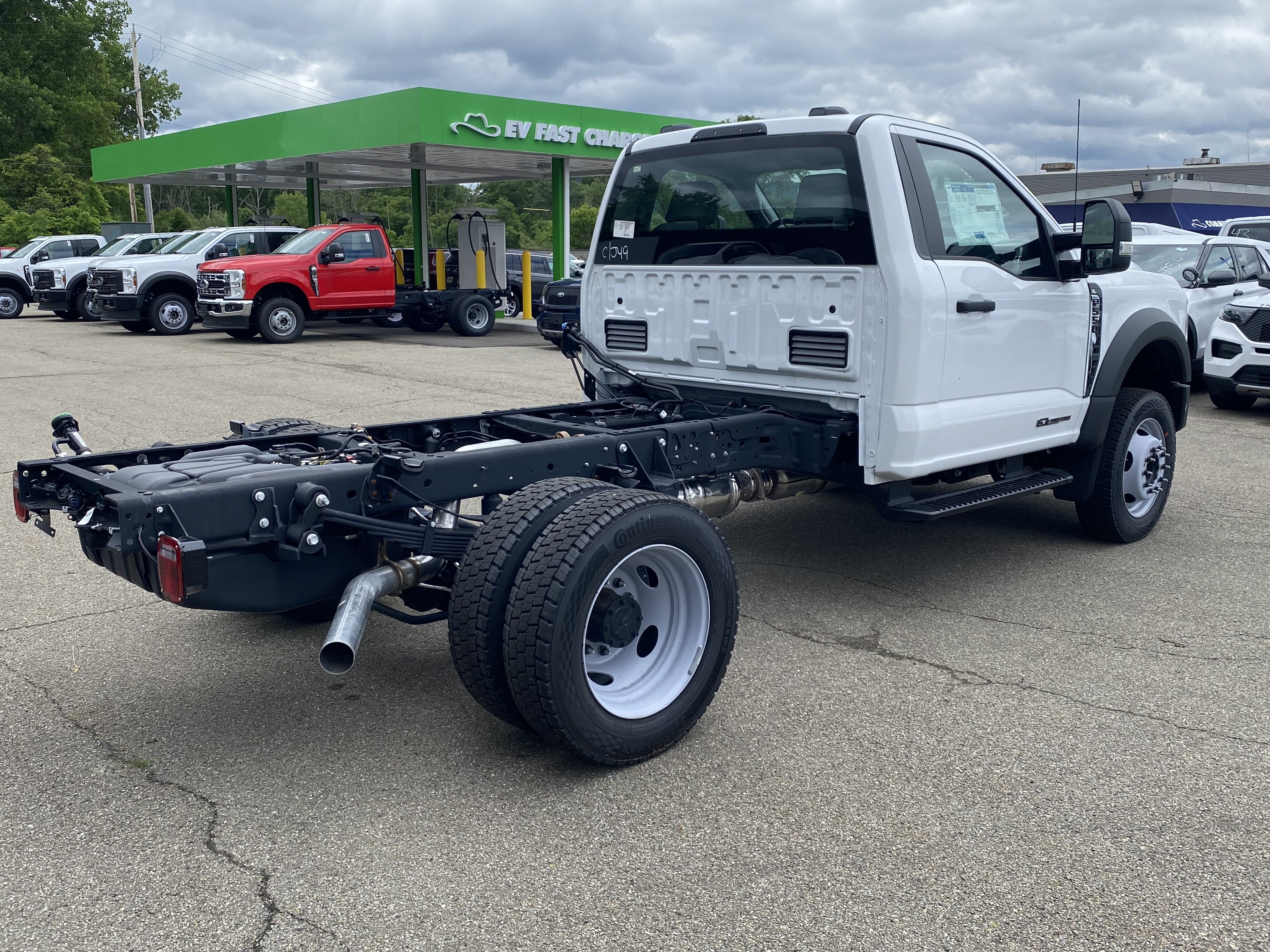 New 2026 Ford F550 4x4 Regular Cab Super Duty image 2