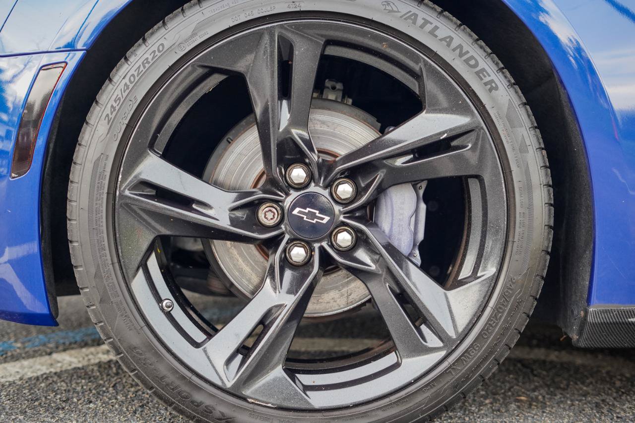 Used 2020 Chevrolet Camaro LT RWD image 7