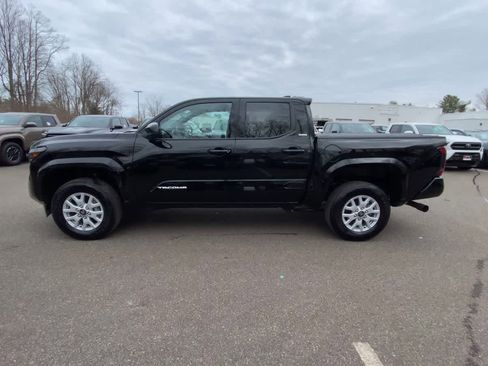 Certified 2025 Toyota Tacoma SR5 image 8