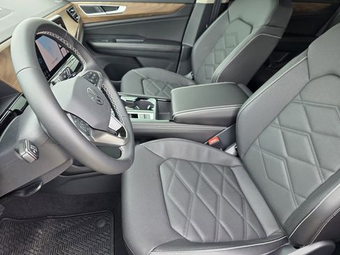 New 2026 Volkswagen Atlas SE FWD image 9