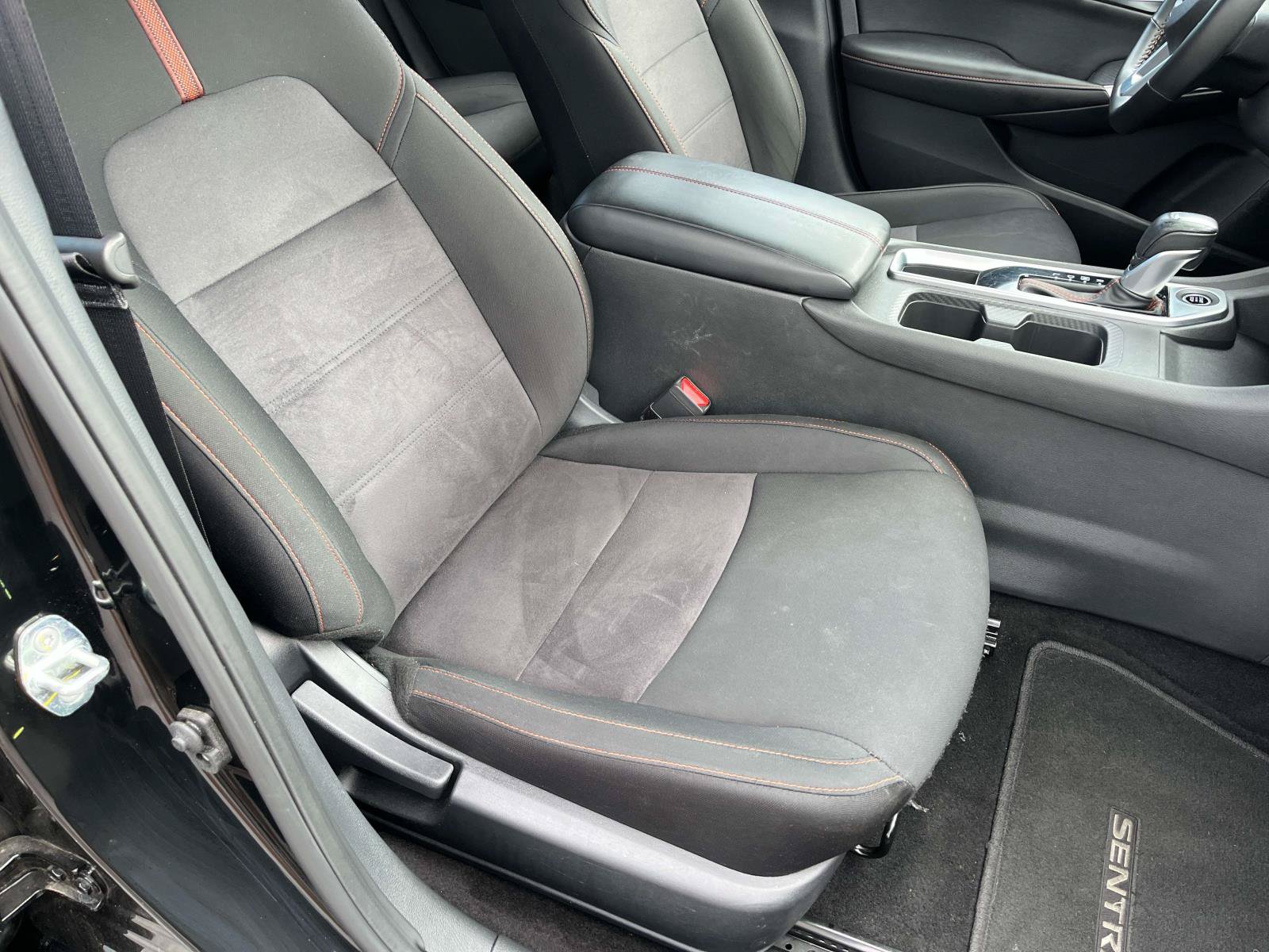 Used 2025 Nissan Sentra SR FWD image 24