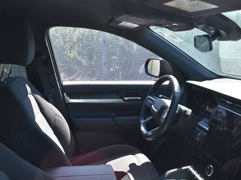 Used 2025 GMC Terrain Elevation AWD/4WD image 17