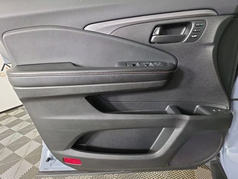 Used 2022 Honda Pilot TrailSport image 34
