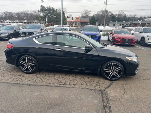 Used 2017 Honda Accord Touring image 21