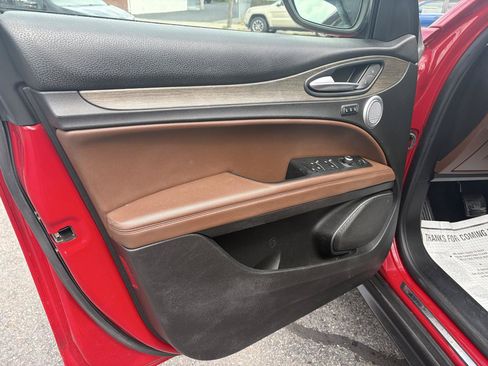 Used 2018 Alfa Romeo Stelvio Ti AWD/4WD image 9