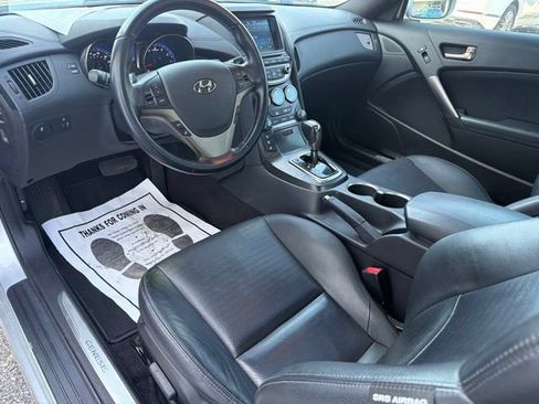 Used 2013 Hyundai Genesis 3.8 RWD image 20