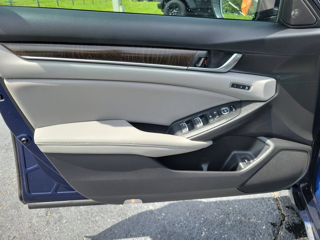 Used 2018 Honda Accord EX-L image 17