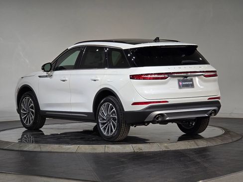 New 2026 Lincoln Corsair Reserve FWD image 7
