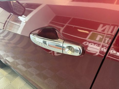 Used 2016 Chevrolet Equinox LTZ w/ Enhanced Convenience Package FWD image 10