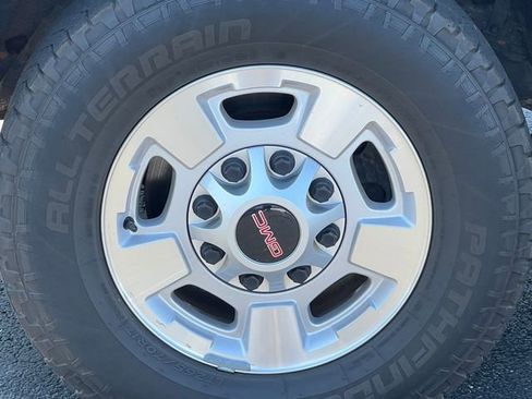 Used 2018 GMC Sierra 2500 SLE w/ SLE Preferred Package AWD/4WD image 7