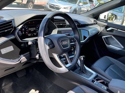 Used 2020 Audi Q3 2.0T Premium w/ Convenience Package AWD/4WD image 9
