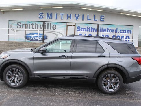 New 2026 Ford Explorer Active w/ Active Comfort Package AWD/4WD image 3