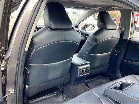 Used 2019 Toyota Camry SE image 22