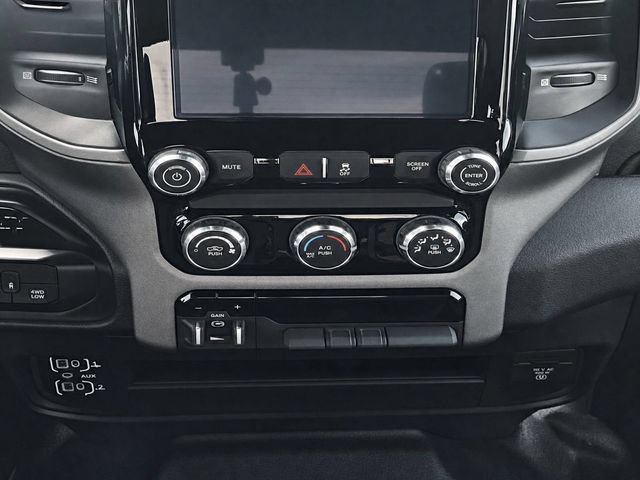Used 2025 RAM 3500 Tradesman w/ Chrome Appearance Group AWD/4WD image 18
