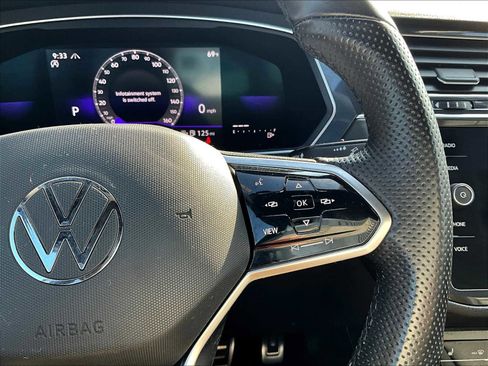 Used 2022 Volkswagen Tiguan SE R-Line image 24