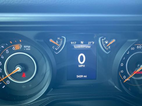 Used 2025 Jeep Wrangler Sport S image 15