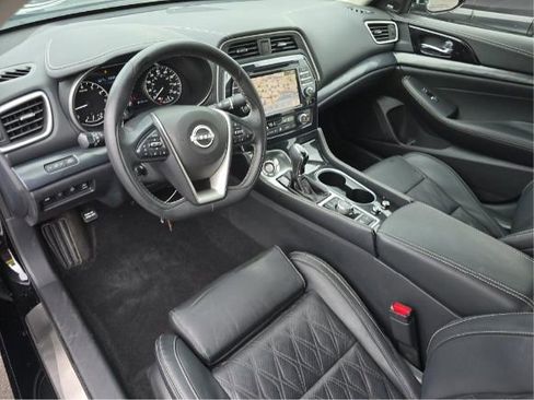 Used 2023 Nissan Maxima Platinum w/ Sport Mat Group FWD image 6