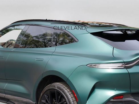 Used 2025 Aston Martin DBX 707 AWD/4WD image 22