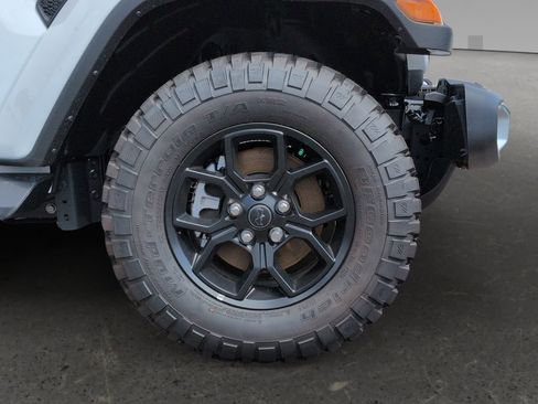 New 2025 Jeep Gladiator Sport image 26