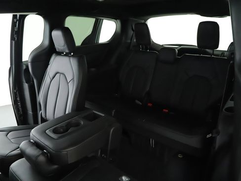 New 2026 Chrysler Pacifica Select FWD image 6